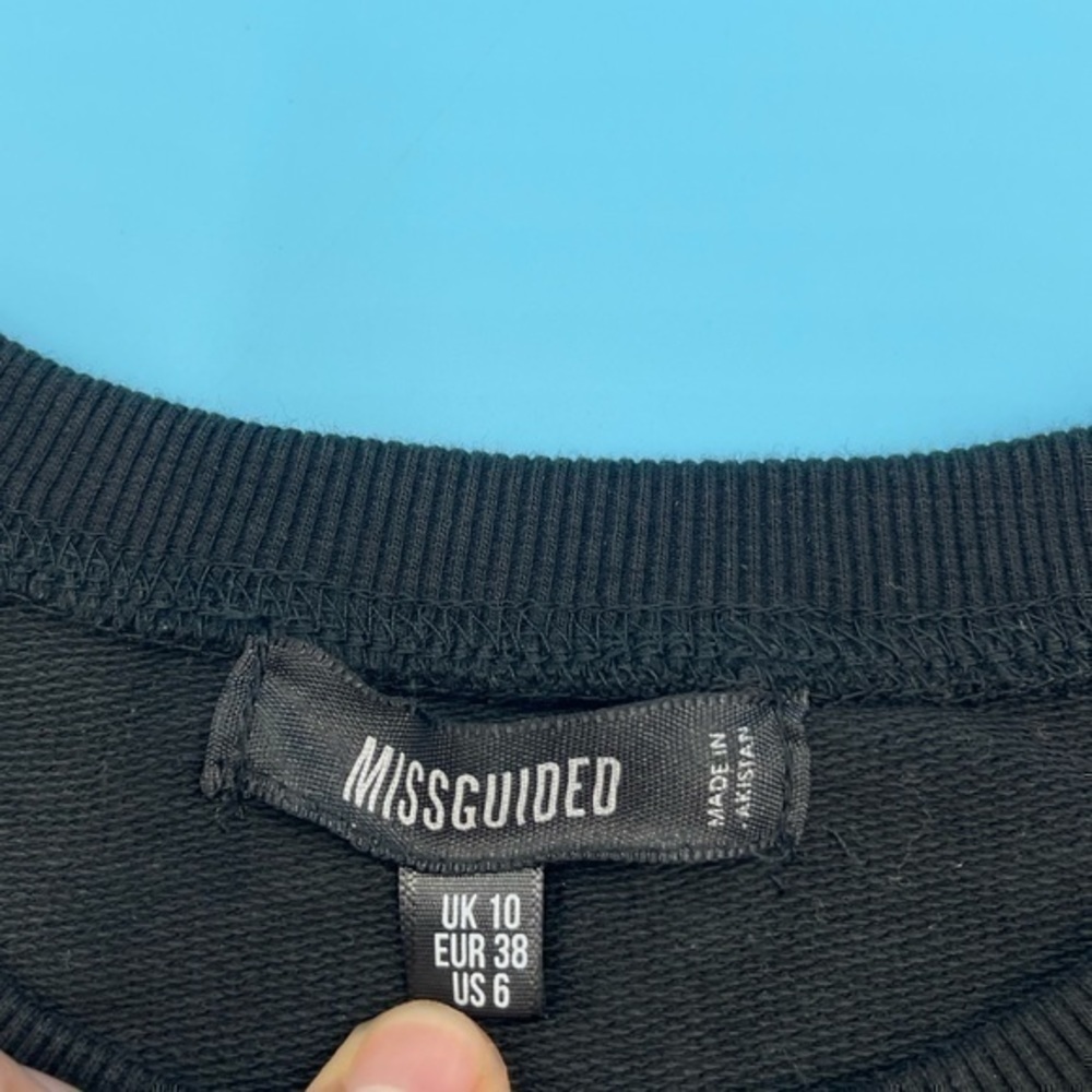 MISSGUIDED: Indiana State Cropped Sweatshirt - Picture 3 of 3